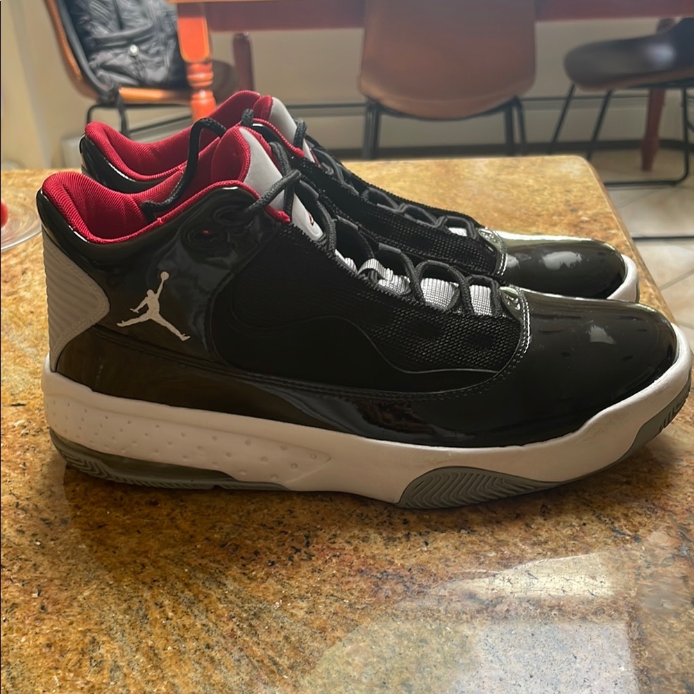 Nike Men's Jordan Max Aura Shoes Sneakers Size 9.5